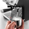 Kolbowy ekspres ciśnieniowy De'Longhi EC9155.MB 1400 W czarny
